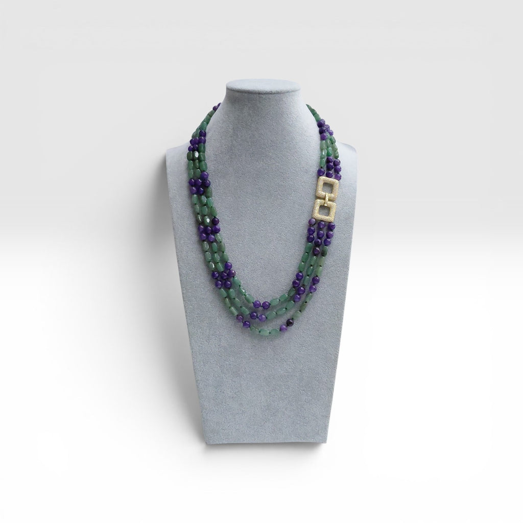 Collana Ametista, Giada, Taglio Cabochon, 3 Fili, Chiusura Argento Dorato.