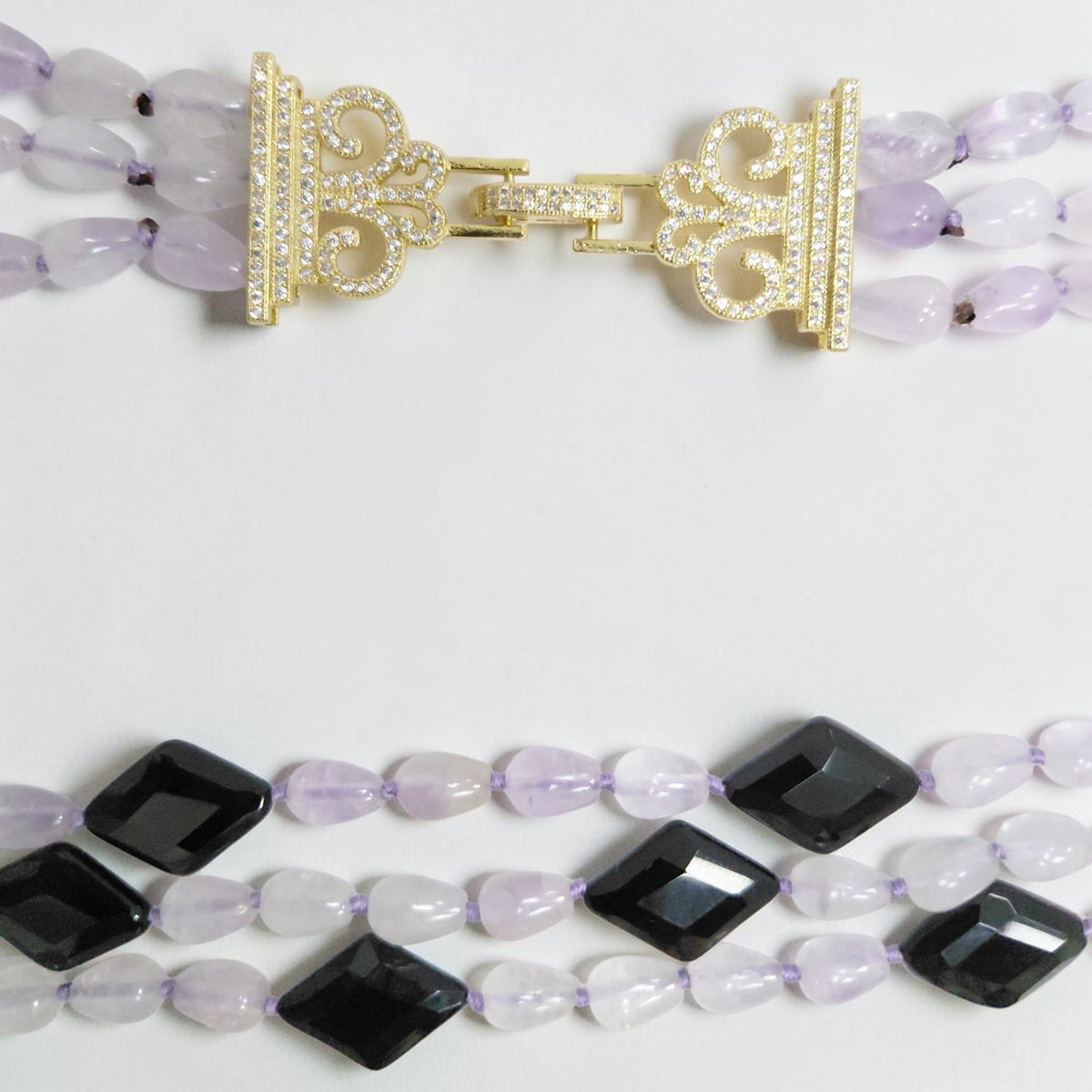 Collana Onice, Ametista Chiara, 3 Fili, Chiusura Argento Dorato.