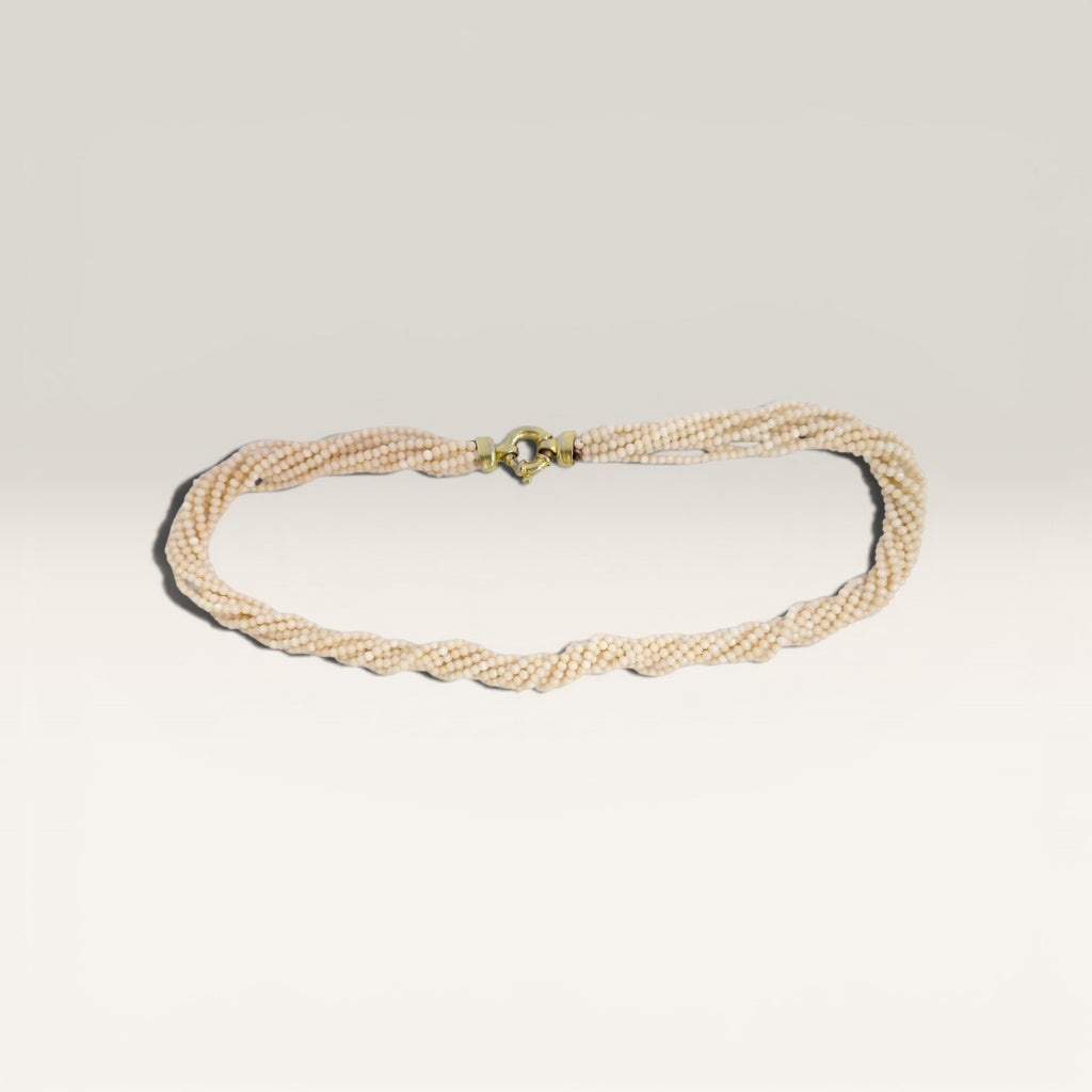 Collana Corallo Rosa, 9 Fili, Chiusura Argento Placcato in Oro.