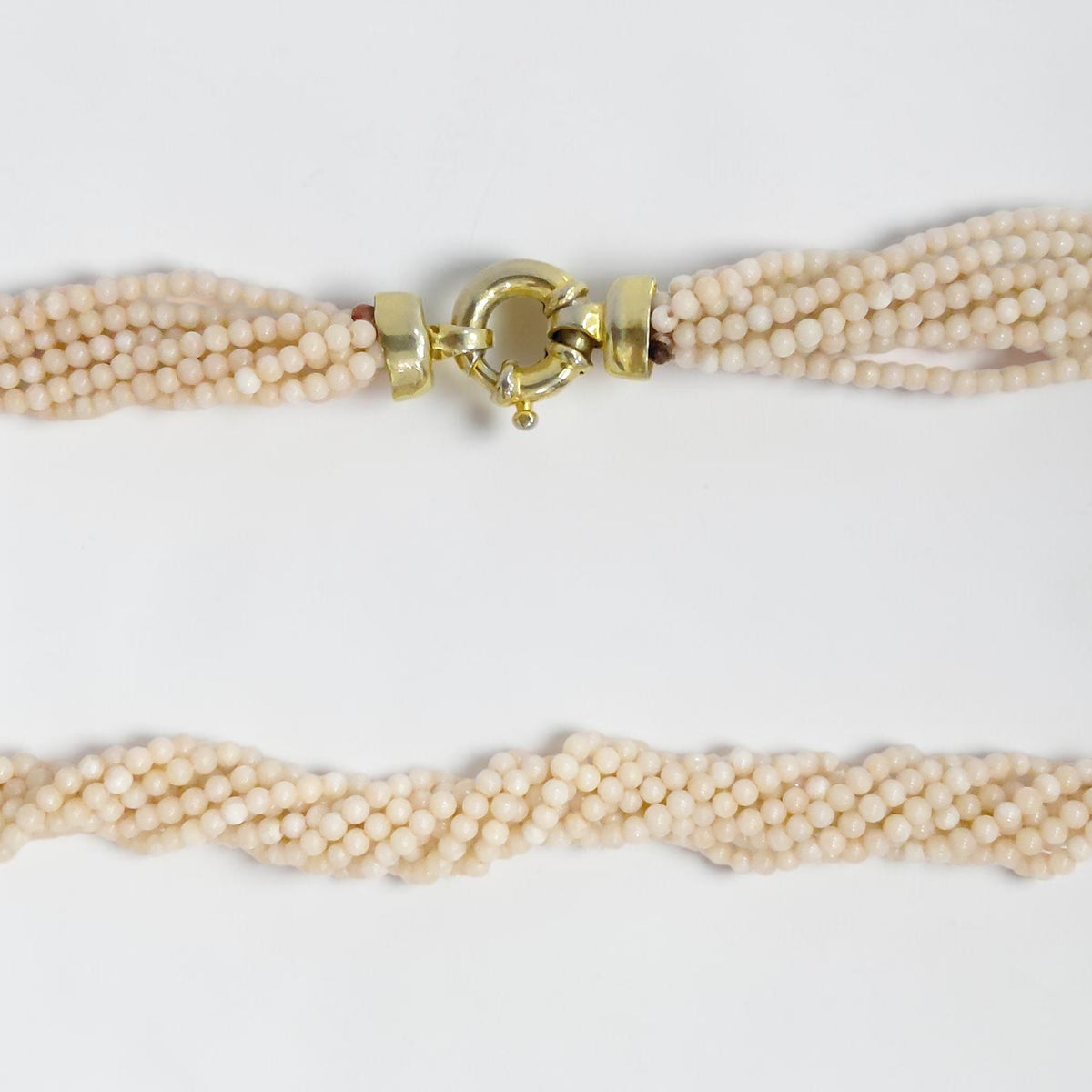 Collana Corallo Rosa, 9 Fili, Chiusura Argento Placcato in Oro.