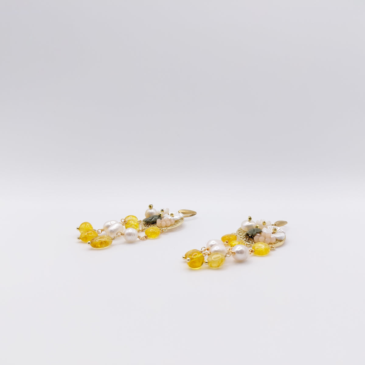 Orecchini Perla di Fiume, Topazio Giallo, Corallo Rosa.