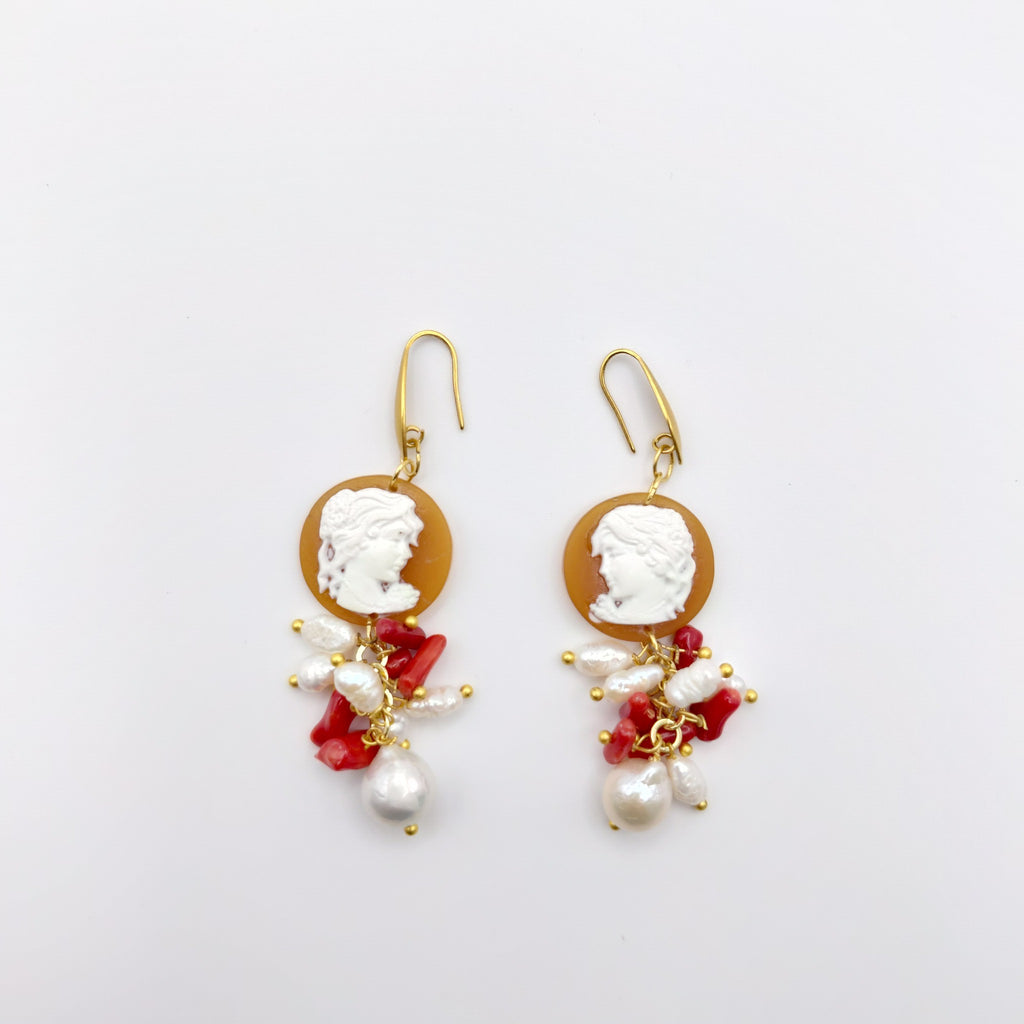 Orecchini Cammeo Italiano, Corallo, Perla di Fiume.