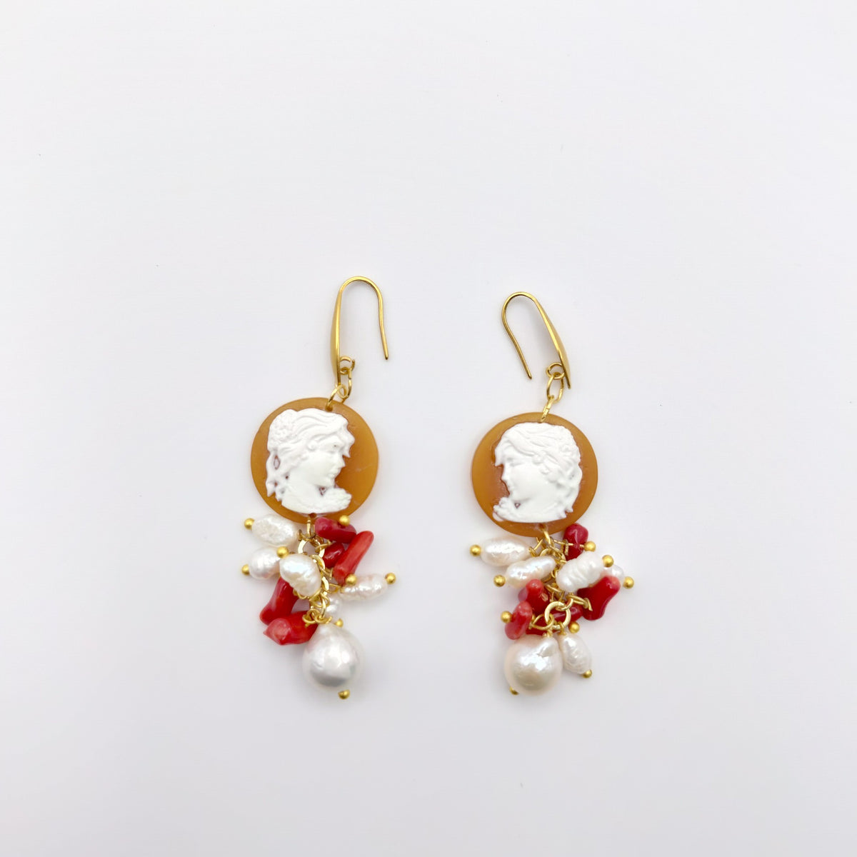 Orecchini Cammeo Italiano, Corallo, Perla di Fiume.