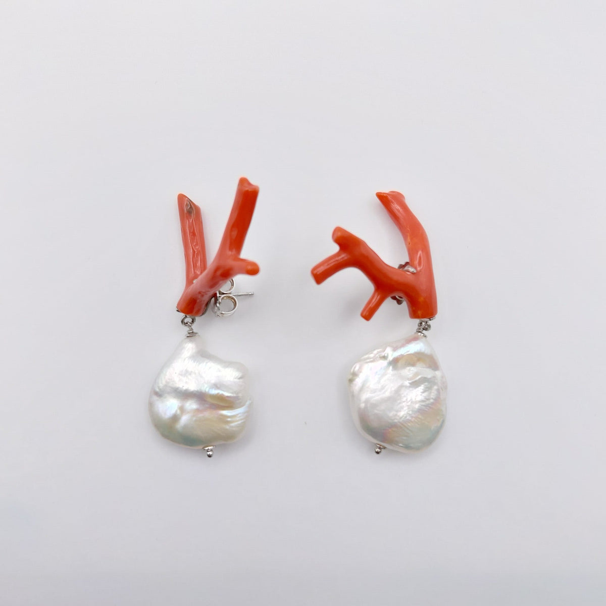 Orecchini Perla Scaramazza, Argento Sterling, Corallo.