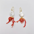 Orecchini Argento Sterling Placcato in Oro, Rametti di Corallo, Perla Scaramazza.