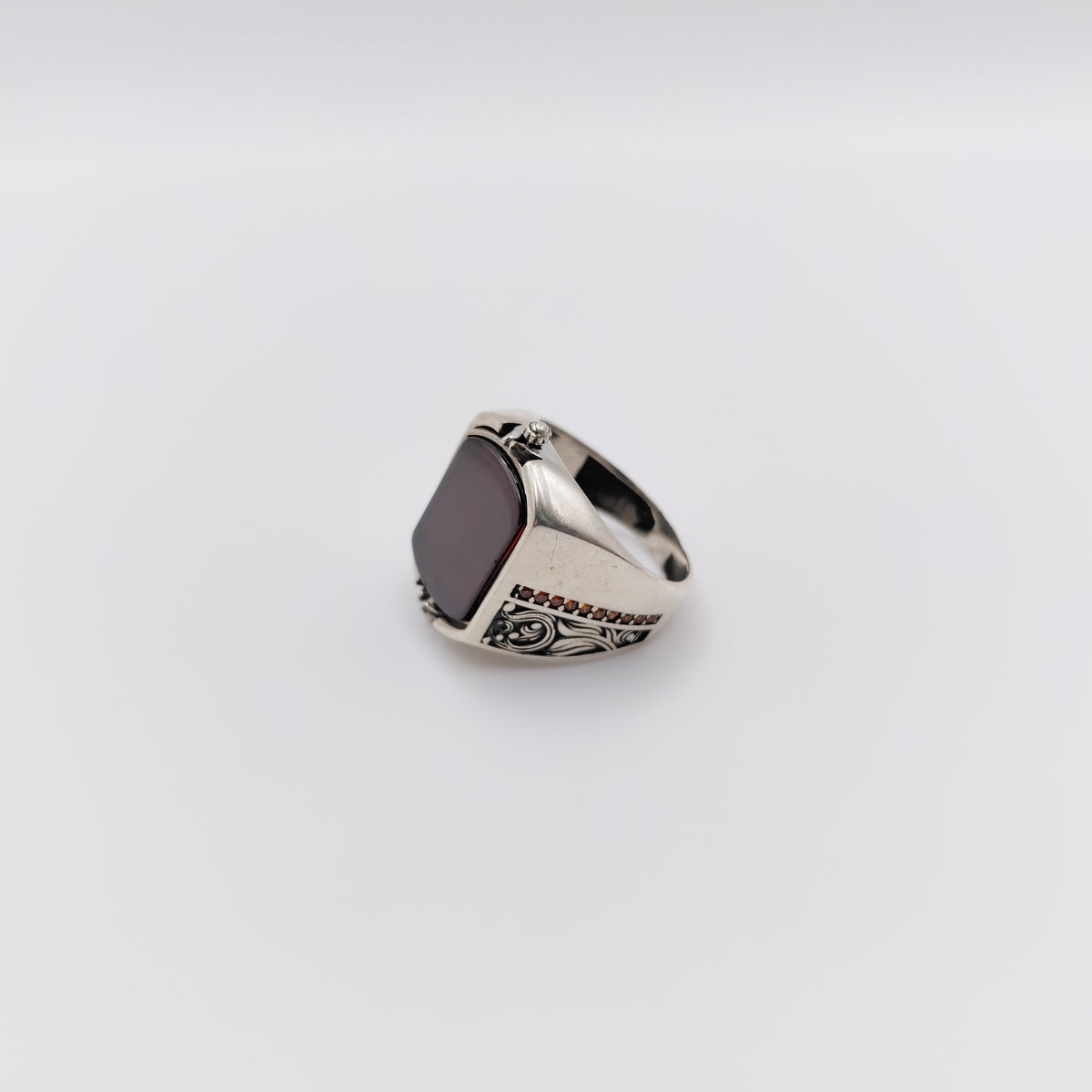 Anello Argento Sterling, Onice, "Due Facce", "Om".
