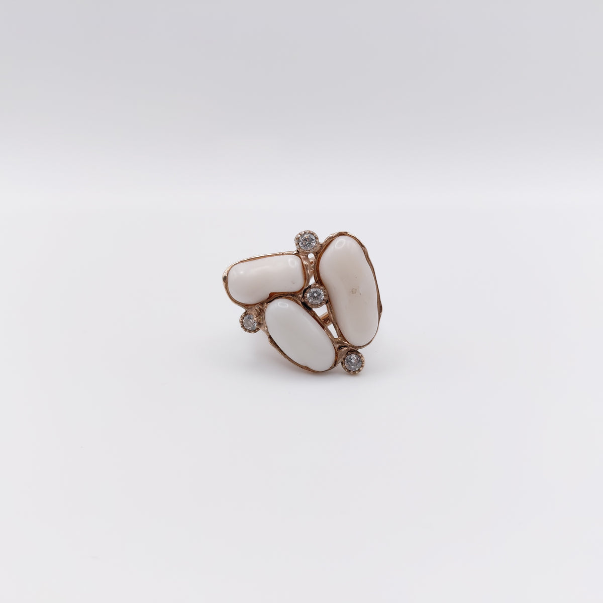 Anello Argento Sterling Placcato in Oro Rosa, Corallo Angelo, Zaffiro Bianco.