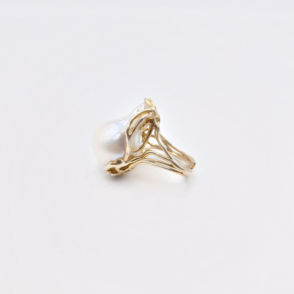 Anello Argento Sterling Placcato in Oro, Perla Scaramazza Australiana.