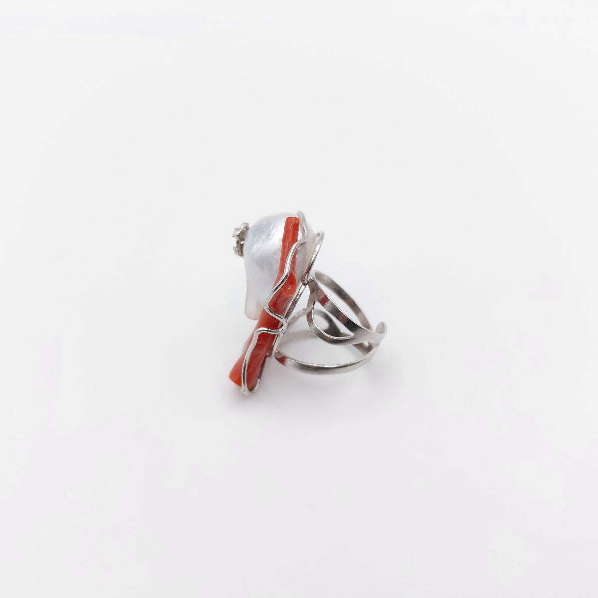 Anello Argento Sterling, Corallo, Zirconi, Perla Scaramazza Australiana.