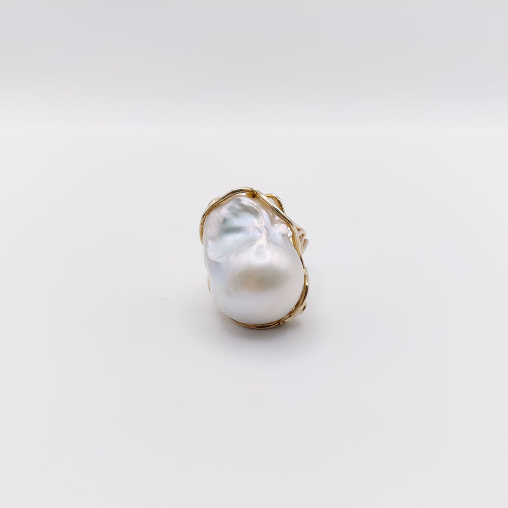 Anello Argento Sterling Placcato in Oro, Perla Scaramazza Australiana.
